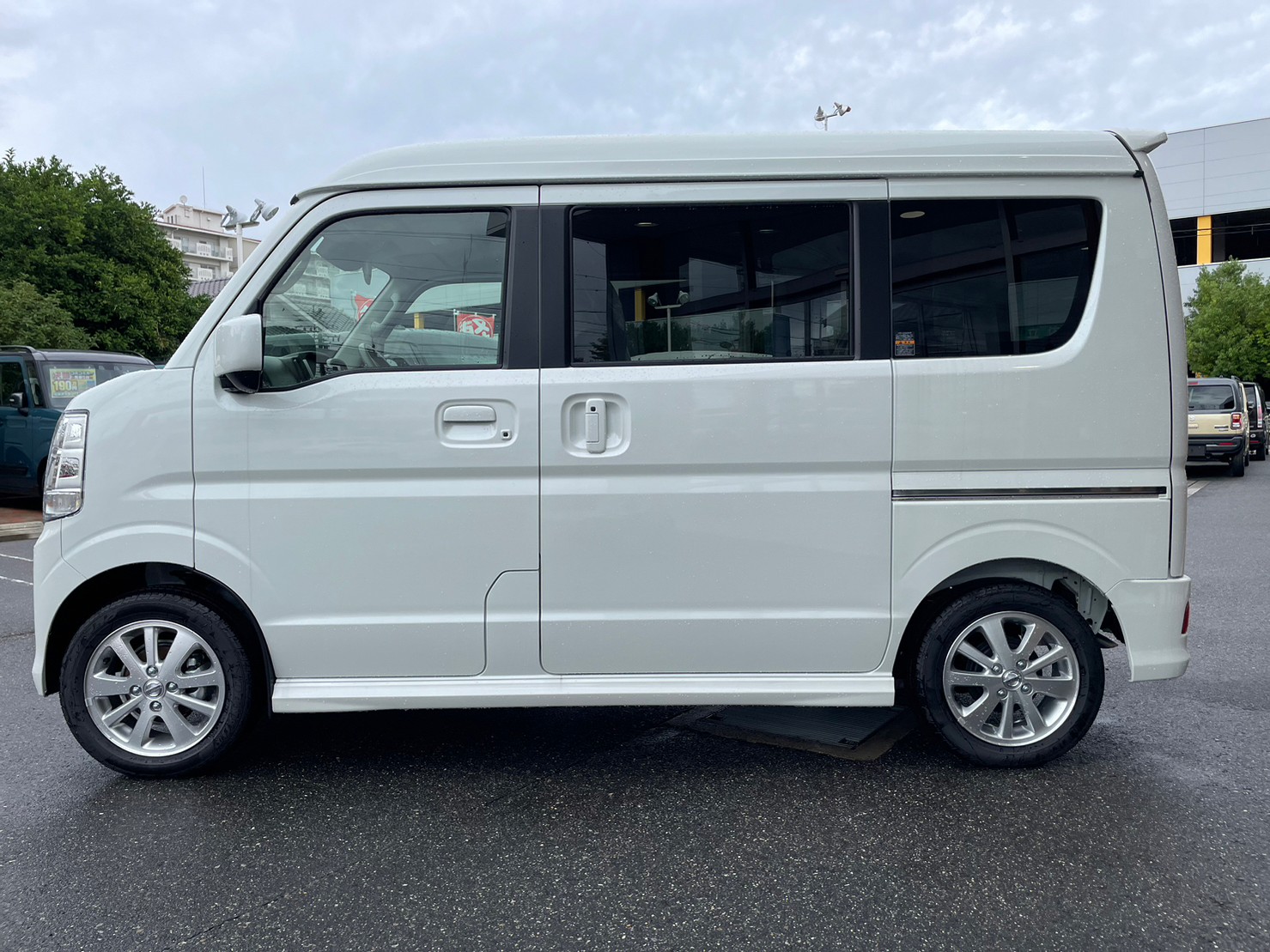 日産 NV100クリッパーリオ E　4WD